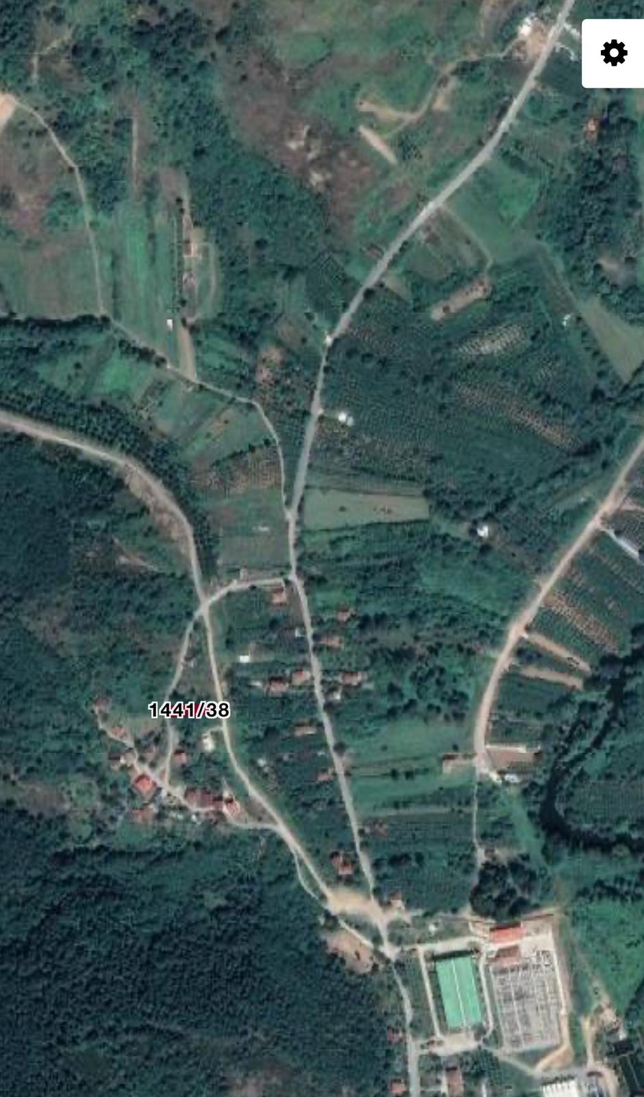 GEREDELİ 435 M2 YOLA CEPHELİ ARAZİ